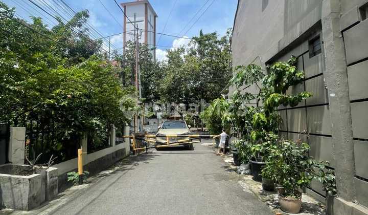 Hunian Megah 3 Lantai Dibawah 1 M di Jakarta Timur