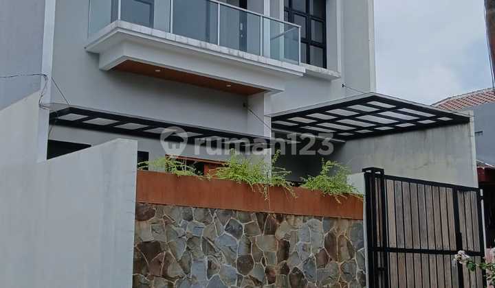 Rumah 6 Kt dengan Luas 355M2 Akses 2 Mobil Pondok Bambu