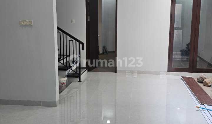 Hunian Mewah & Tenang di Jantung Kota , Cempaka Putih