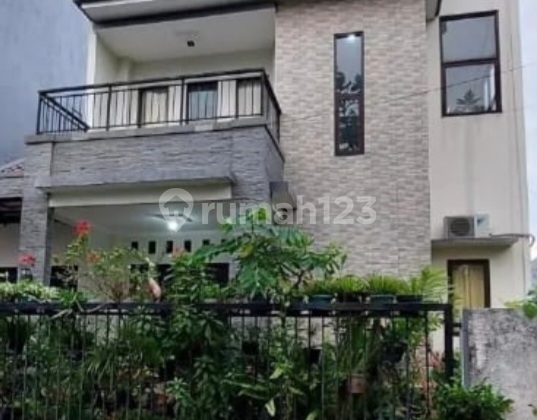 Corner Residence of Harmony and Comfort in the Heart of East Kelapa Gading