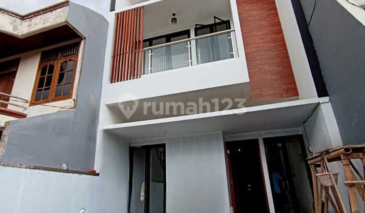 Rumah Mewah Pondok Kelapa Dekat Tol Becakkayu Siap Huni!