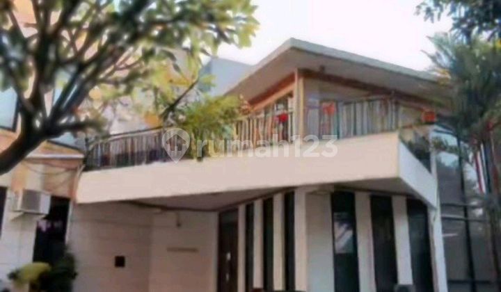 Spacious Exclusive Luxurious Green House in Jagakarsa, South Jakarta - Freehold Certificate