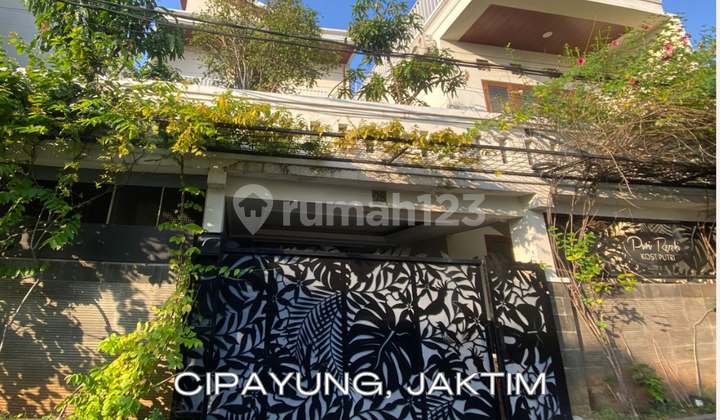 Rumah Modern Plus Investasi 12 Kamar Kost, Cipayung, Jaktim - SHM