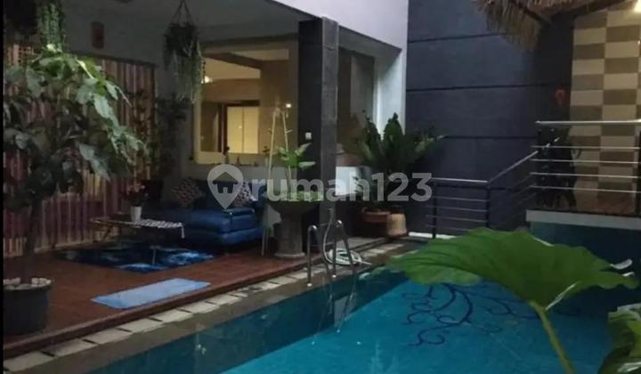 Rumah Modern 3 Lantai + Private Pool & Gym Cipayung, Jaktim - SHM 2