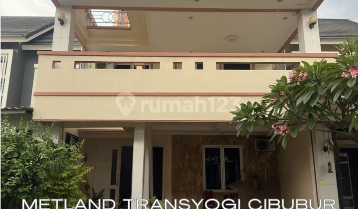 3-Story House. Near Mall, Hospital, Toll Road & School, Metland Cibubur - SHM
