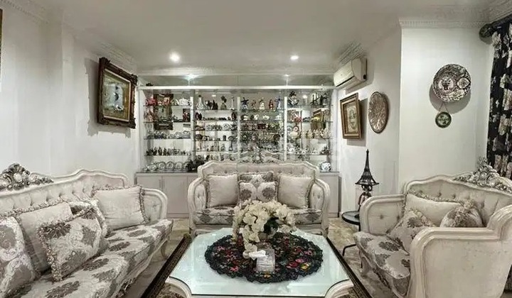 Rumah Mewah Luas + Rooftop Strategis, Jati Padang, Jaksel - SHM Rumah Mewah Luas + Rooftop Strategis, Jati Padang, Jaksel - SHM