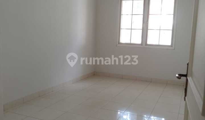 Modern 2-Story Ready-to-Occupy House in Cibubur Resort City - Freehold Certificate 2