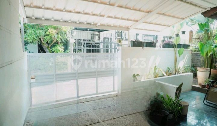 Rumah Modern Estetic di Margacinta Bandung 2