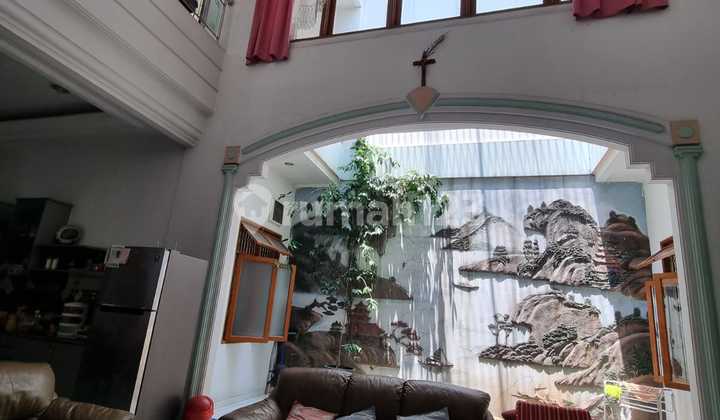 SUPER LUAS! RUMAH DALAM KOMPLEK THI JELAMBAR