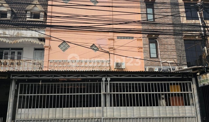 DAERAH RAMAI! RUKO STRATEGIS DI TAMAN RATU