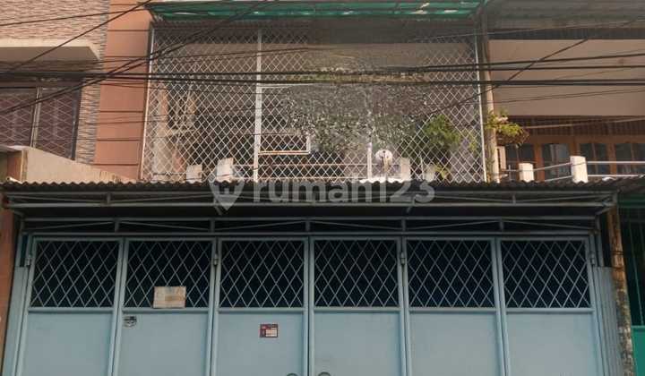 RUMAH DI JELAMBAR SELATAN RUMAH DI JELAMBAR SELATAN