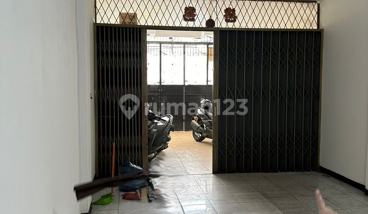 RUKO 3,5 LANTAI KAVLING POLRI JELAMBAR – SIAP USAHA, SIAP HUNI, LOKASI STRATEGIS