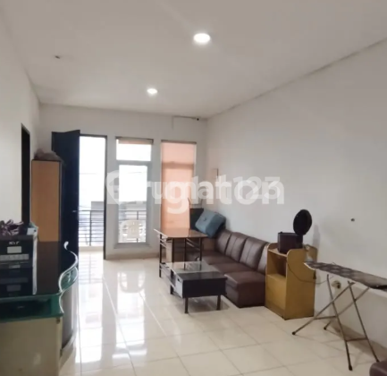 RUMAH DALAM KOMPLEK TAMAN RATU