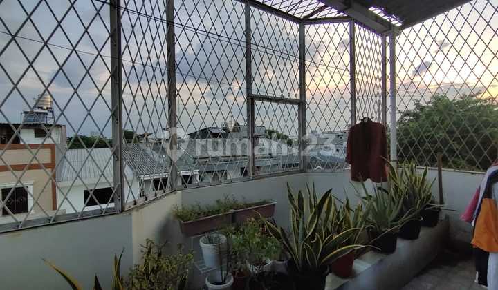 SUPER STRATEGIC! HOUSE IN DUTA MAS JELAMBAR