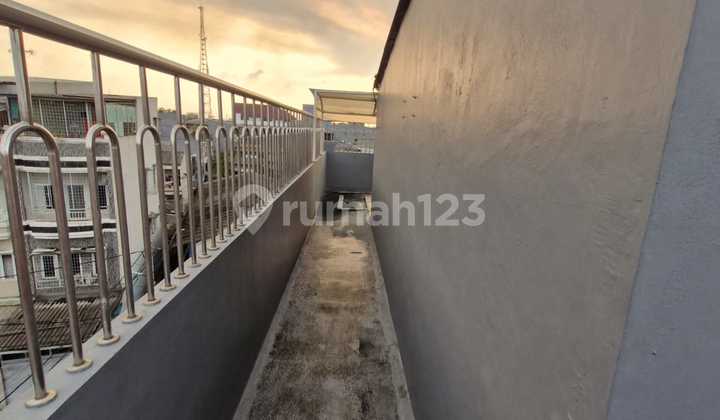 SUITABLE FOR BUSINESS! SHOPHOUSE IN WEST JELAMBAR