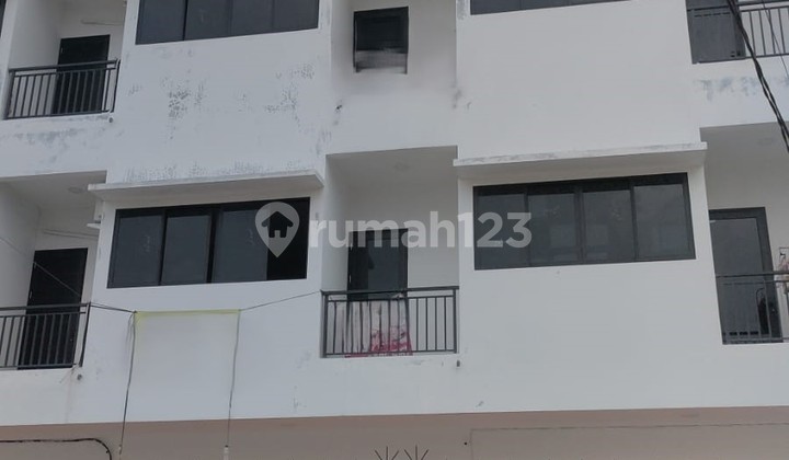 SUITABLE FOR BUSINESS! SHOPHOUSE IN TAMAN COSMOS GREEN VILLE 1