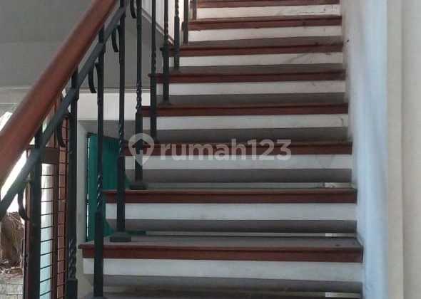 Dijual Rumah Di Perumahan Kedoya Baru 2 Lantai Hoek 2