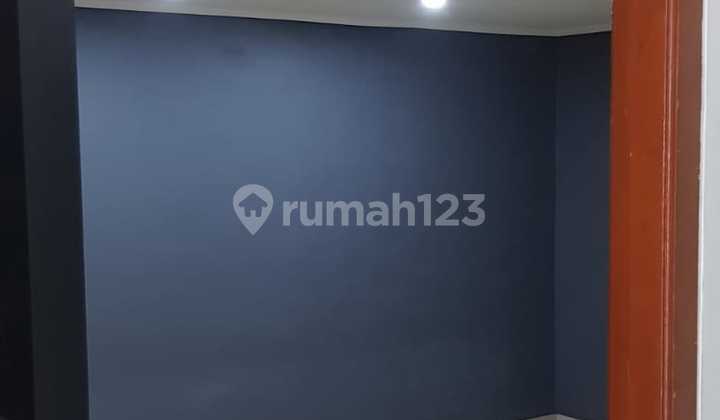 Dijual Rumah di Tanjung Duren 3Lantai