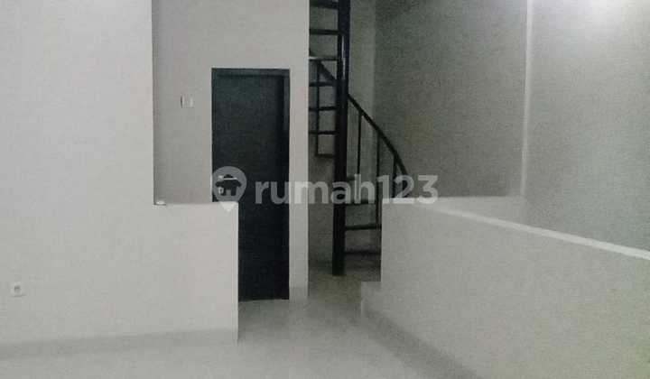 Jual Rumah 2,5 Lantai Rapi Siap Huni di Cibubur Residence Bekasi 2