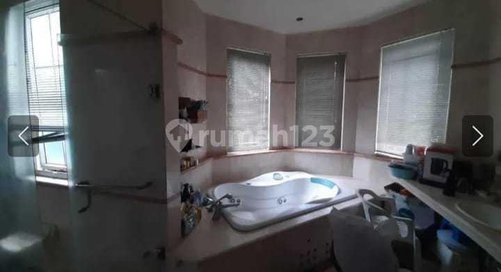 Luxury House for Sale in Taman Laguna Cibubur, Negotiable Price 2