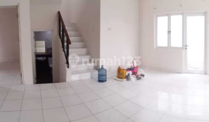 Dijual Rumah Posisi Hook di Kota Wisata Cibubur 2