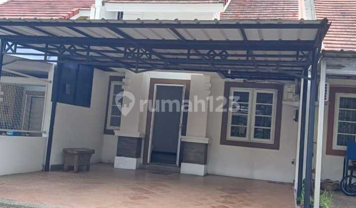 Rumah Minimalis 2.5 Lantai di Legenda Wisata Cibubur