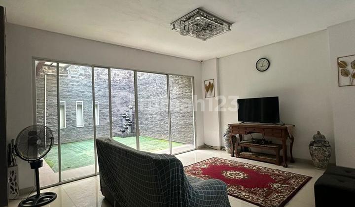 Dijual Rumah Asri 2 Lantai Posisi Hadap Danau Lokasi Citra Grand Cibubur Bekasi 2