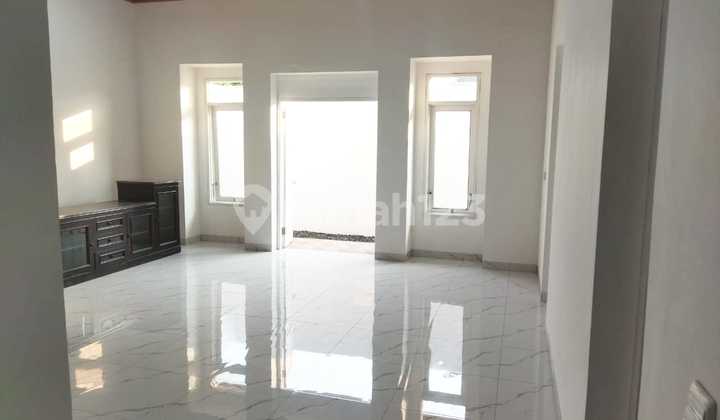 Jual Cepat Rumah Luas 176, Cantik Rapi Siap Huni di Bukit Golf Cibubur 2