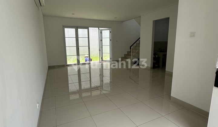 For Sale Neat House Menaggio Village Gading Serpong Nice House in Gading Serpong 2