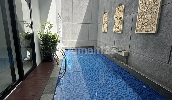 Dijual Rumah Baru dengan Kolam Renang di Avani Bsd 2