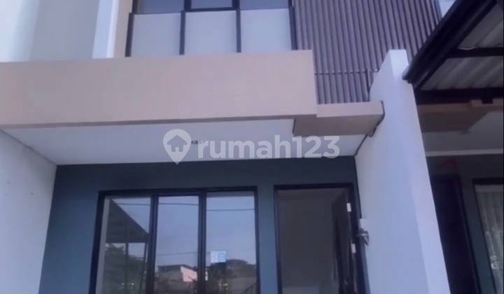 Rumah 2 Lantai Minimalis Strategis 