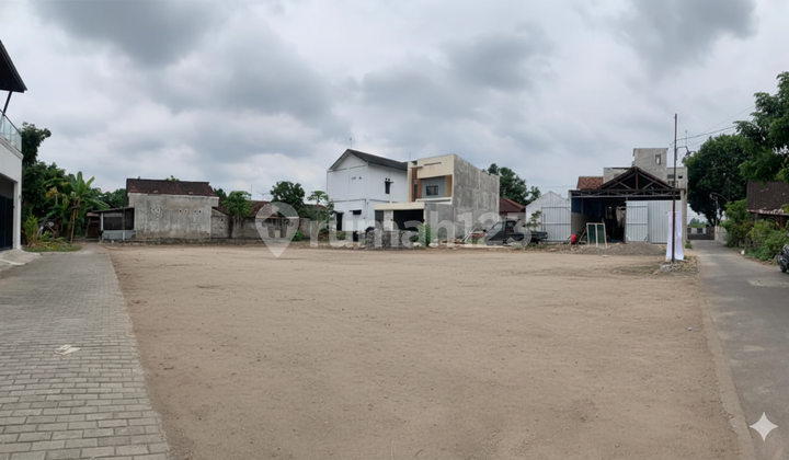 Golden Land Prambanan Sleman, Only 30 Meters from Jogja-Solo Road Golden Land Prambanan Sleman, Only 30 Meters from Jogja-Solo Road