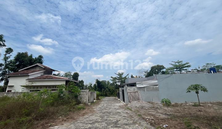 Affordable Land in Sleman, 5 Minutes to Pasar Jambon, Ready for Deed of Sale and Free Name Transfer.