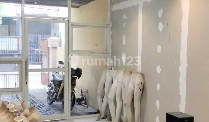 Rumah baru renov bagus siap huni di Rungkut Asri jalan kaki ke Kampus UPN Rumah baru renov bagus siap huni di Rungkut Asri jalan kaki ke Kampus UPN