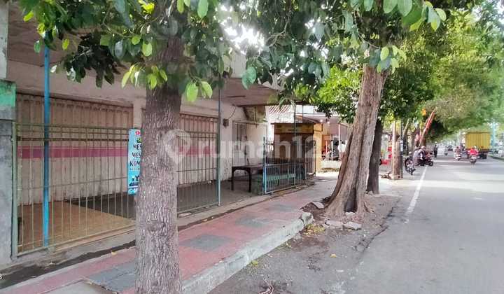 Tanah dan Bangunan SHM depan Pasar Lateng Banyuwangi