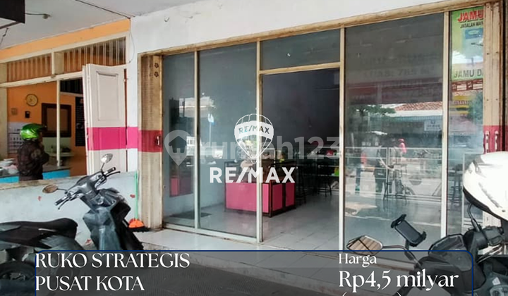 Strategic Shop House in City Center Jl. Basuki Rahmat, Banyuwangi Strategic Shop House in City Center Jl. Basuki Rahmat, Banyuwangi