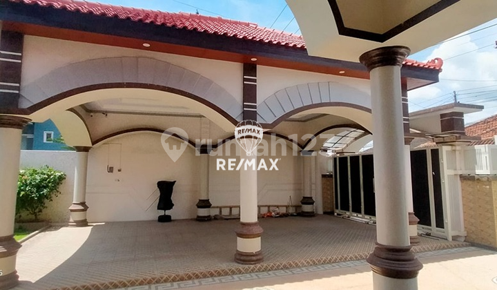 For Sale - Rumah Besar Lokasi Premium Jalan Gunung Rinjani - Singoturunan, Banyuwangi Kota For Sale - Rumah Besar Lokasi Premium Jalan Gunung Rinjani - Singoturunan, Banyuwangi Kota