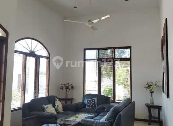 Rumah Klasik Eropa Furnished SHM Glagah, Banyuwangi Rumah Klasik Eropa Furnished SHM Glagah, Banyuwangi