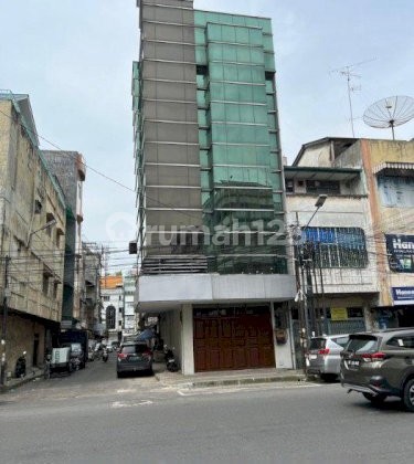 For rent: strategic location shop house on a safe and flood-free main road 2