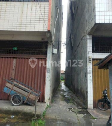 Dijual cepat dan murah ruko dan rumah , properti ini terletak di lokasi yang sangat strategis di jalan raya
