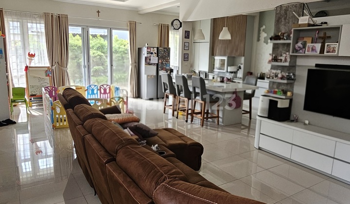 Sell The Icon Cosmo Corner Lot L10 Spacious Garden