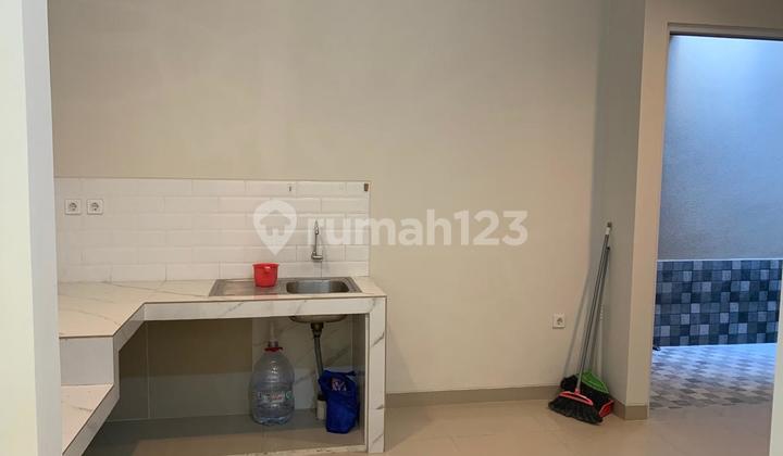 Rent The Green BSD Near Train Station And Toll Road