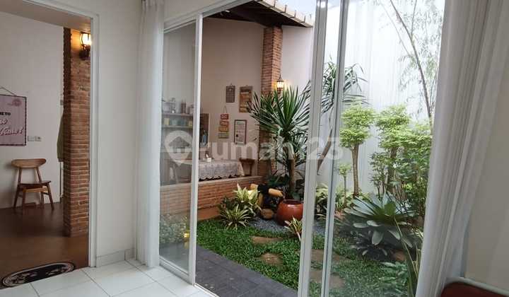 Rumah Cantik Tema Retro Disewa Full Furnish di The Icon BSD 4 Kmr