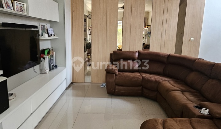 Sell The Icon Cosmo Corner Lot L10 Spacious Garden