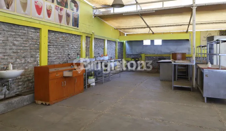 EX RESTAURANT COMMERCIAL BUILDING, 3-STORY BUILDING, VERY STRATEGIC LOCATION, SPACIOUS PARKING, NEGOTIABLE PRICE EX RESTAURANT COMMERCIAL BUILDING, 3-STORY BUILDING, VERY STRATEGIC LOCATION, SPACIOUS PARKING, NEGOTIABLE PRICE