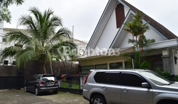 Dijual Rumah Soho ( Small Office Home Office )