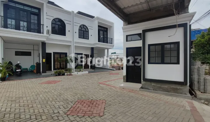 Classic Luxury 2-Story Residence Classic Luxury 2-Story Residence