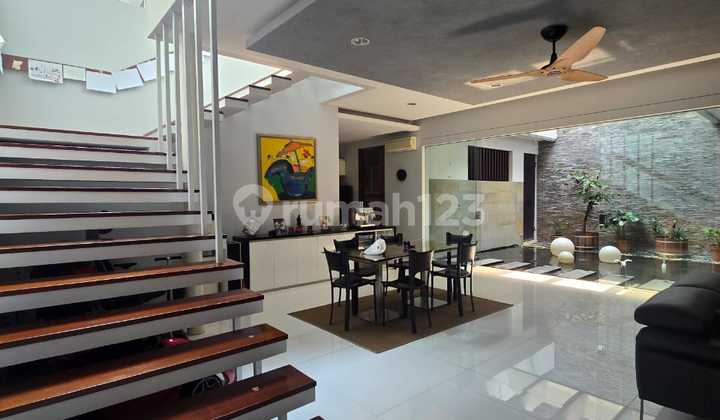 Dijual Rumah Rapih Siap Huni di Taman Gandaria 2