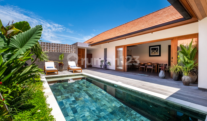 Exclusive Sanur Beachside 3-Bedroom Villa Exclusive Sanur Beachside 3-Bedroom Villa