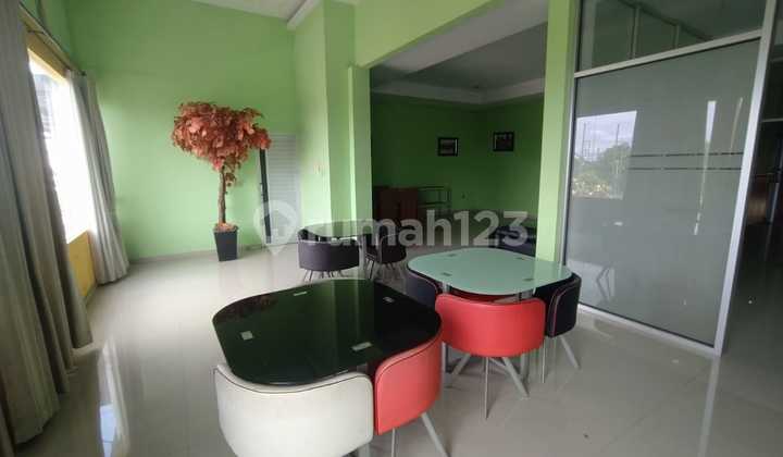 Multifunctional Room Rental – Strategic Location in Solo
